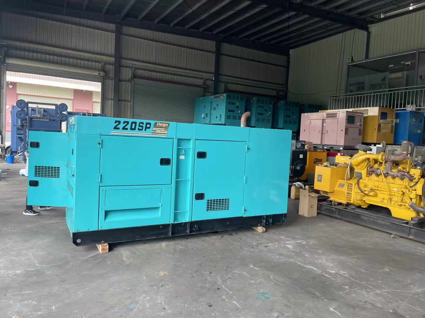 清流800kW 柴油发电机的输出电流波动范围是多少？
