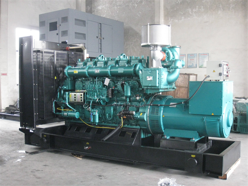 清流200KW 柴油发电机的油耗是多少？