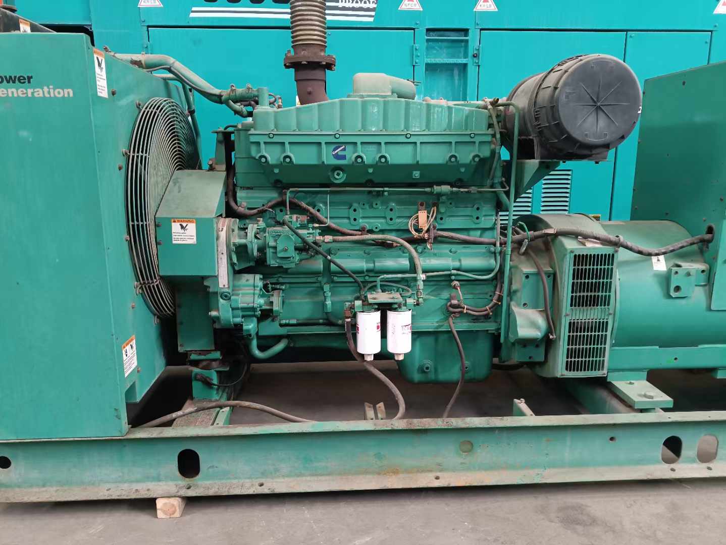 清流过载会对 600kW 柴油发电机组造成哪些损害？